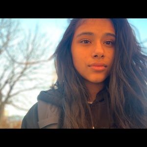 Meet your Posher, Mia